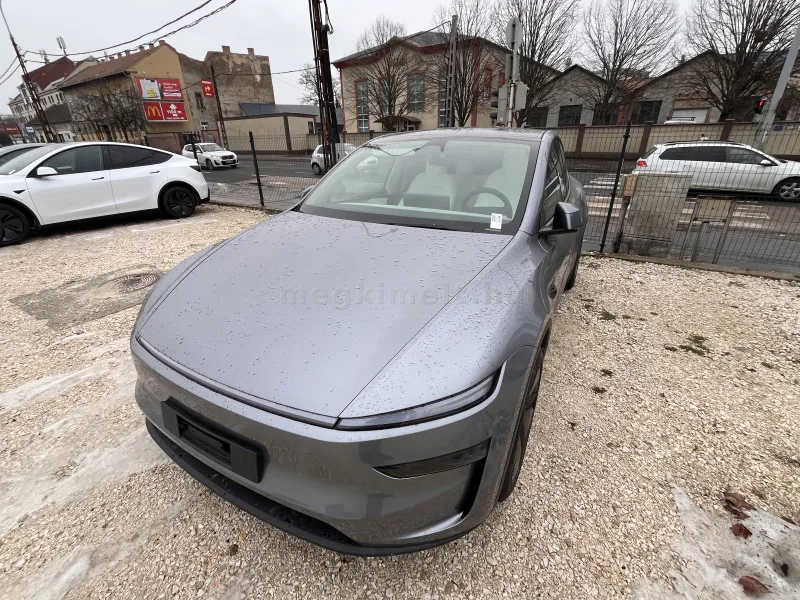 Tesla Model Y 2026