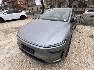 Tesla Model Y 2026 (miniatűr)
