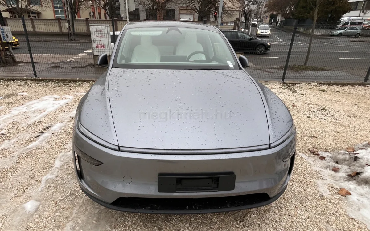 Tesla Model Y 2026