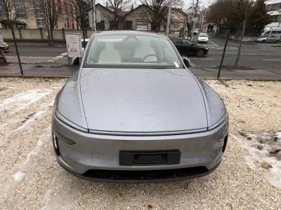 Tesla Model Y 2026 (miniatűr)