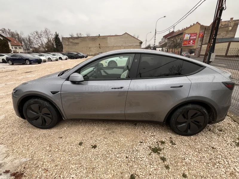 Tesla Model Y 2026