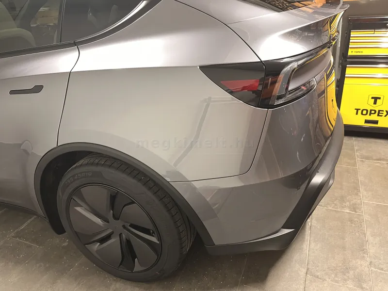 Tesla Model Y 2026