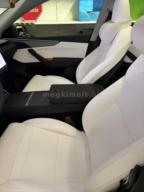 Tesla Model Y 2026