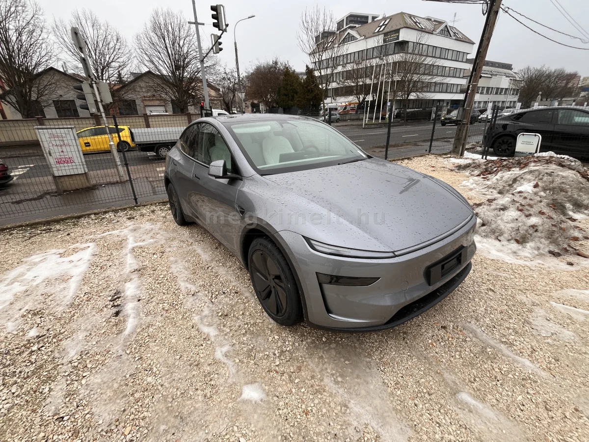 Tesla Model Y 2026