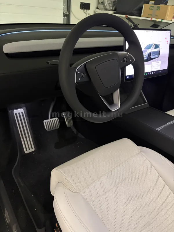 Tesla Model Y 2026
