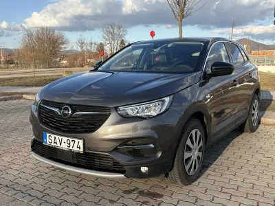 Opel Grandland (X) 1.5 Design Line (Automata)
