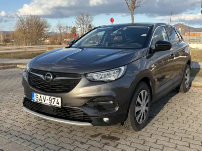 Opel Grandland (X) 1.5 Design Line (Automata)