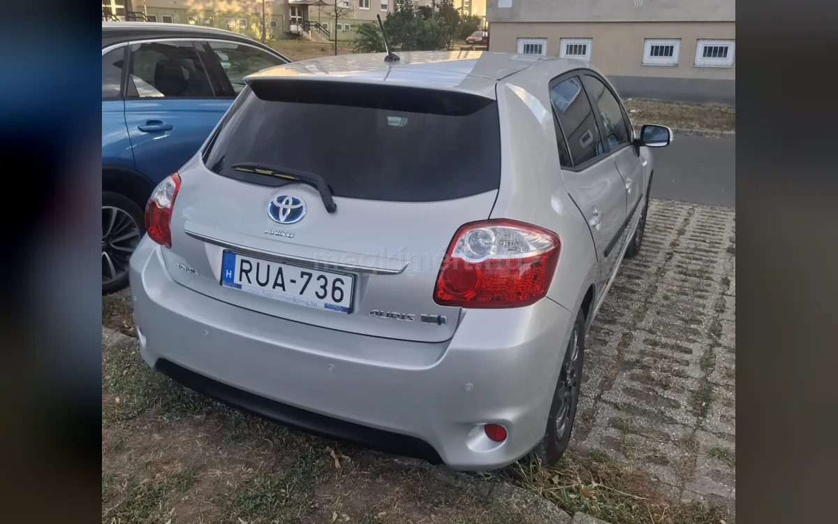 Toyota Auris 2011