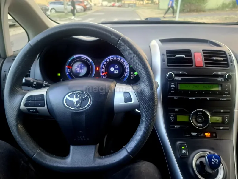 Toyota Auris 2011