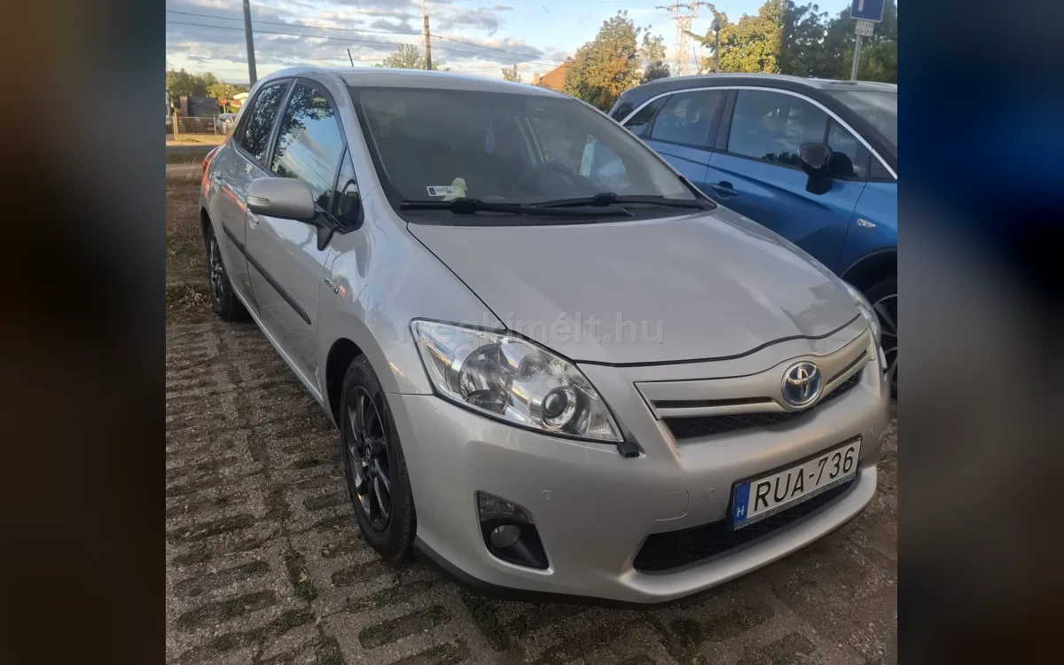 Toyota Auris 2011