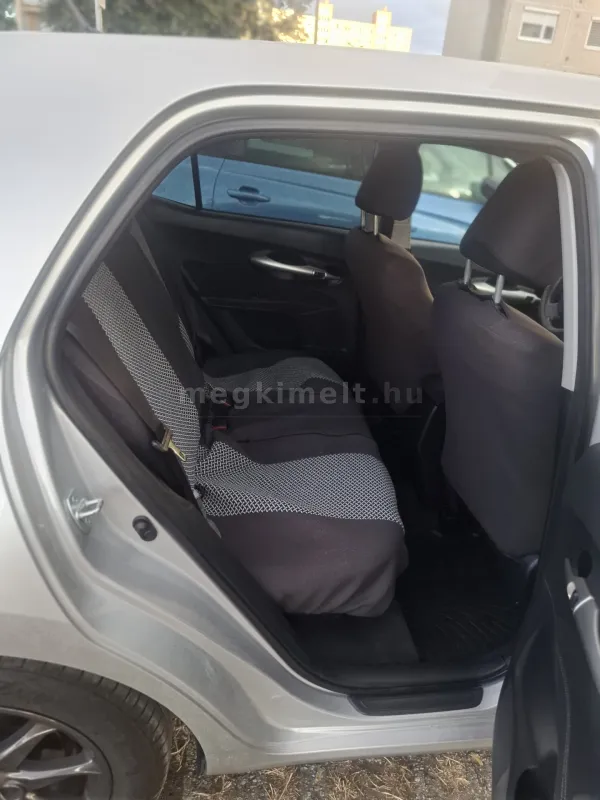 Toyota Auris 2011