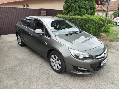 Opel Astra 2019 (miniatűr)
