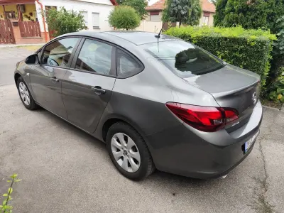 Opel Astra 2019 (miniatűr)