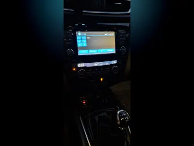 Nissan X-Trail 2015 (miniatűr)