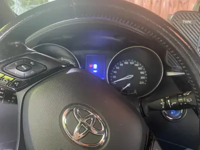 Toyota C-HR 2021 (miniatűr)