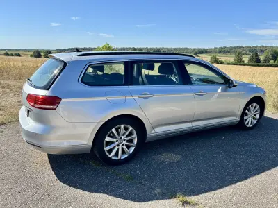 Volkswagen Passat Variant 2015 (miniatűr)