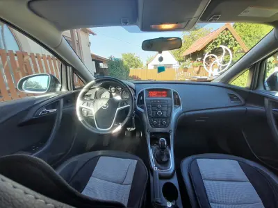 Opel Astra 2018 (miniatűr)