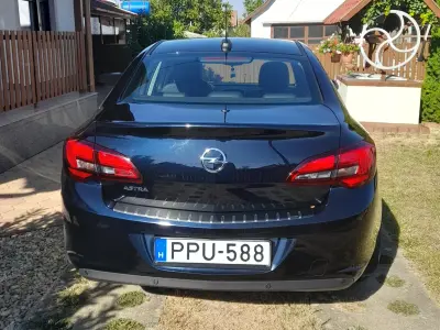 Opel Astra 2018 (miniatűr)