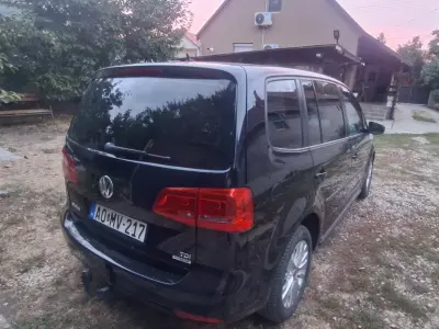Volkswagen Touran 2010 (miniatűr)