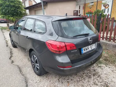 Opel Astra 2011 (miniatűr)