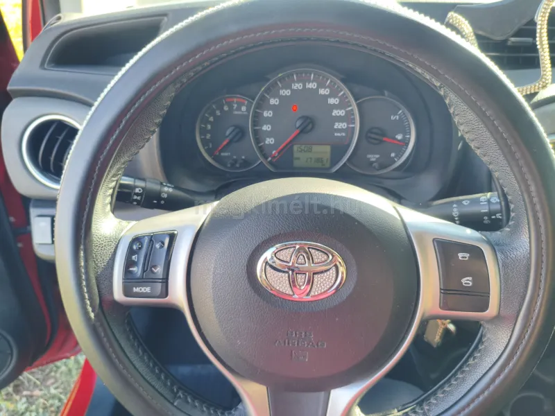 Toyota Yaris 2012