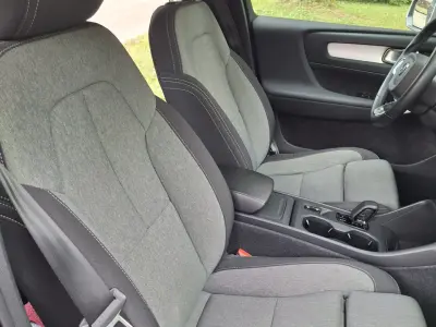 Volvo XC40 2023 (miniatűr)