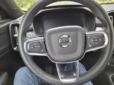 Volvo XC40 2023 (miniatűr)