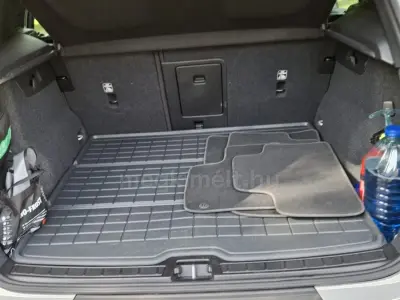 Volvo XC40 2023 (miniatűr)