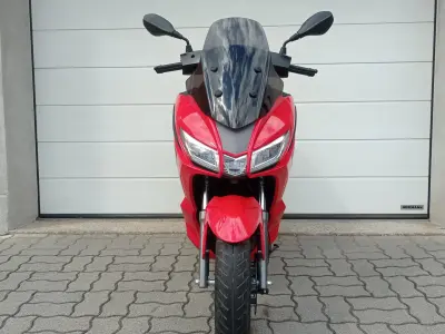 Aprilia SR 2025 (miniatűr)