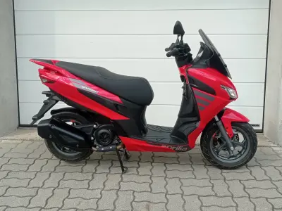 Aprilia SR 2025 (miniatűr)