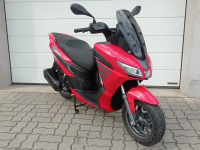 Aprilia SR 2025 (miniatűr)