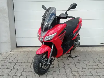 Aprilia SR 2025 (miniatűr)