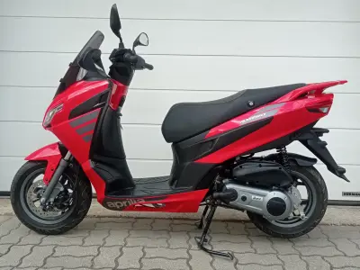 Aprilia SR SXR 50 4T Injektoros Újszerű 977 km!