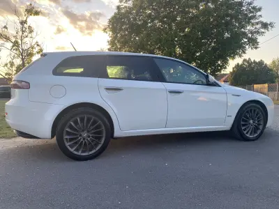 Alfa Romeo 159 (miniatűr)