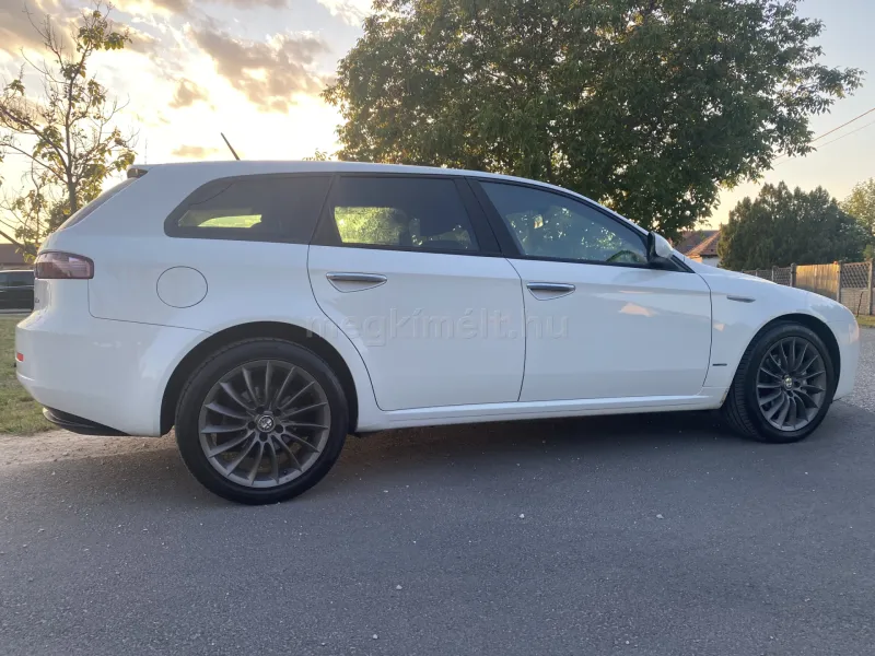 Alfa Romeo 159