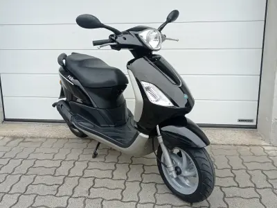 Piaggio Egyéb 2010 (miniatűr)