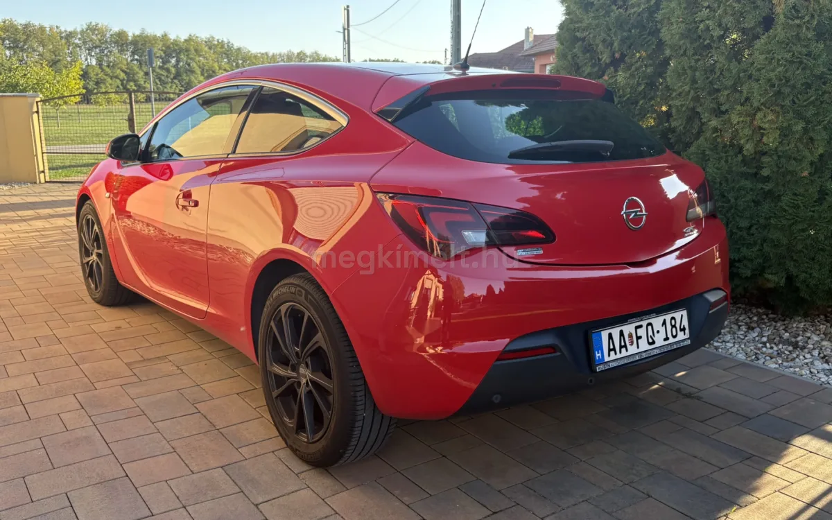 Opel Astra 2012