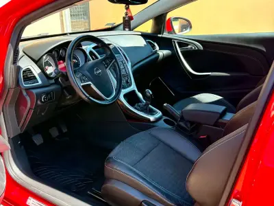 Opel Astra 2012 (miniatűr)