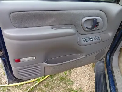 Chevrolet Suburban 1997 (miniatűr)