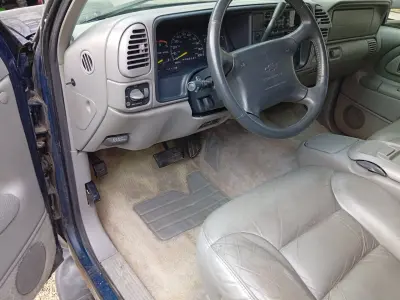 Chevrolet Suburban 1997 (miniatűr)