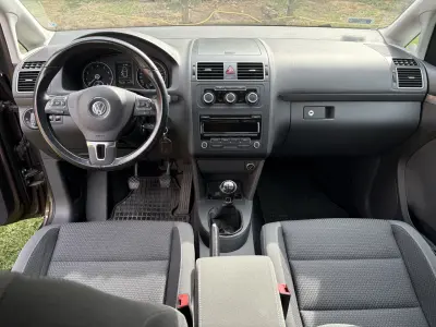 Volkswagen Touran 2013 (miniatűr)