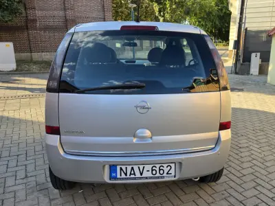 Opel Meriva 2010 (miniatűr)