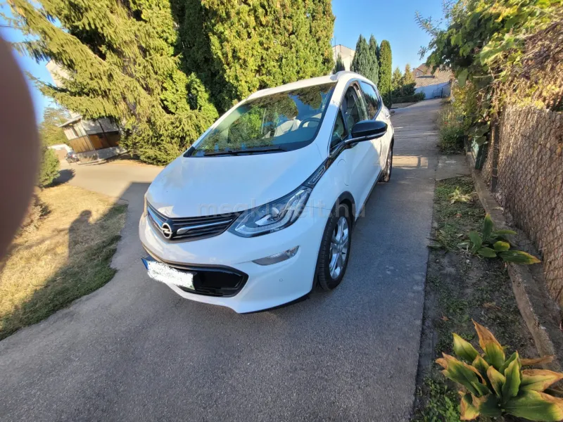 Opel Ampera 2020