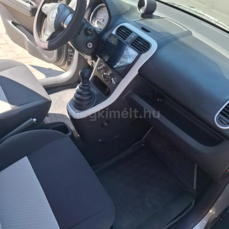 Suzuki Splash 2012