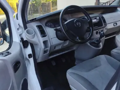 Opel Vivaro 2007 (miniatűr)
