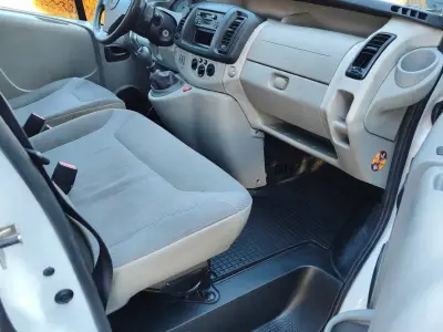 Opel Vivaro 2007 (miniatűr)
