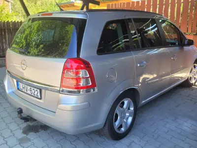 Opel Zafira 2008 (miniatűr)