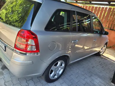 Opel Zafira 2008 (miniatűr)