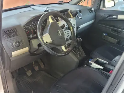 Opel Zafira 2008 (miniatűr)