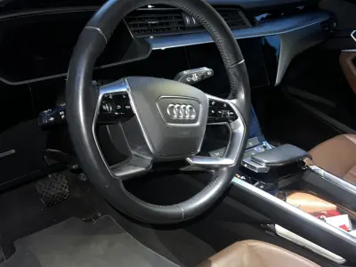 Audi e-tron 2020 (miniatűr)